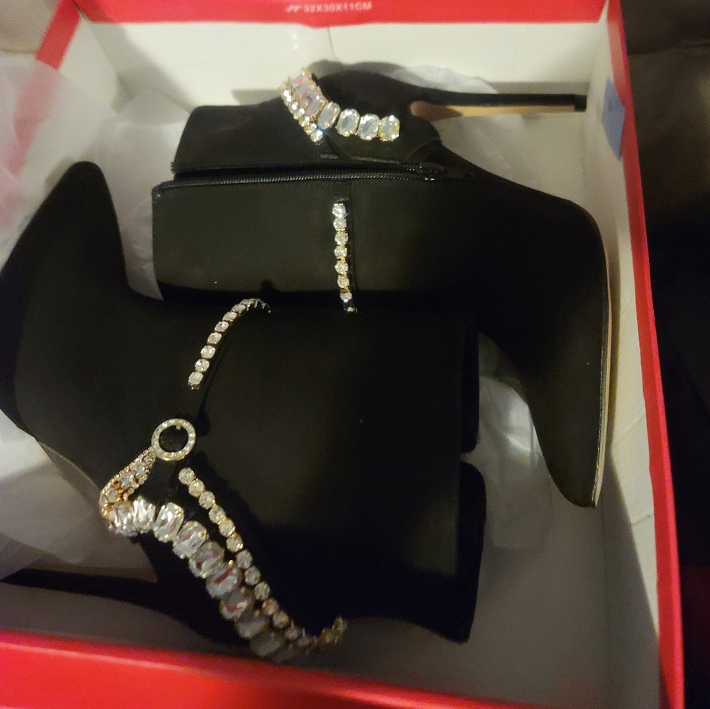 Womens shoe dazzle heels